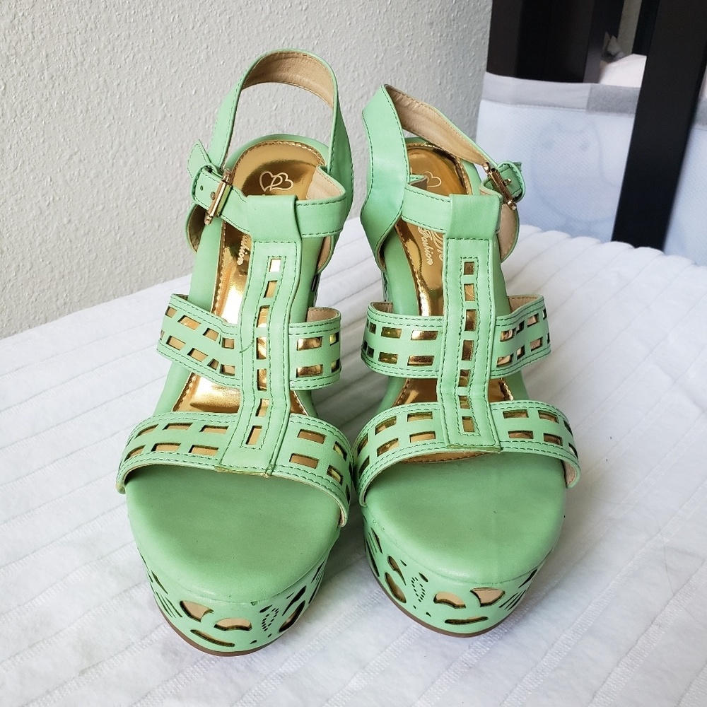 Pale Green Strappy Wedges